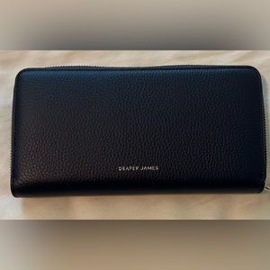 Draper James
Continental zip around wallet 
Nassau Navy New Without Tags